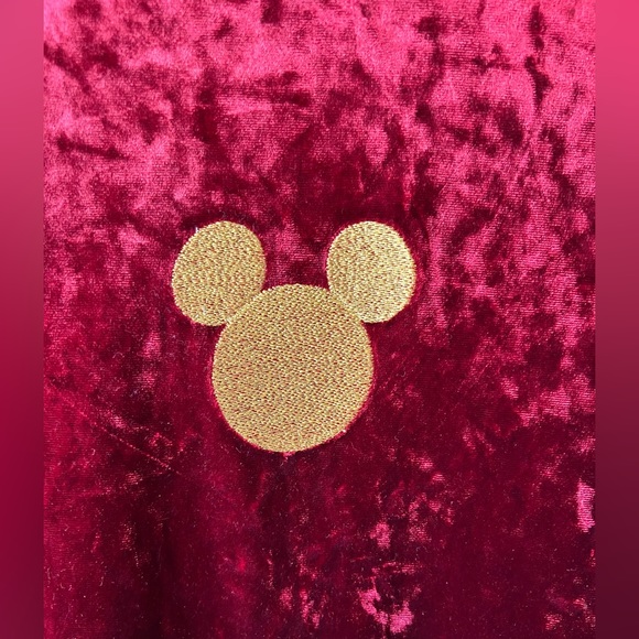 Plus size Disney - Picture 2 of 4